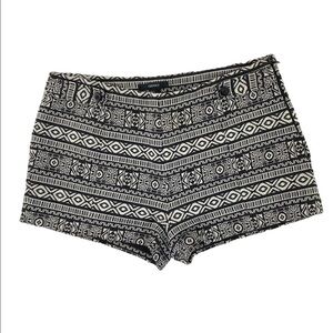 Forever 21 black & white tribal print shorts, L